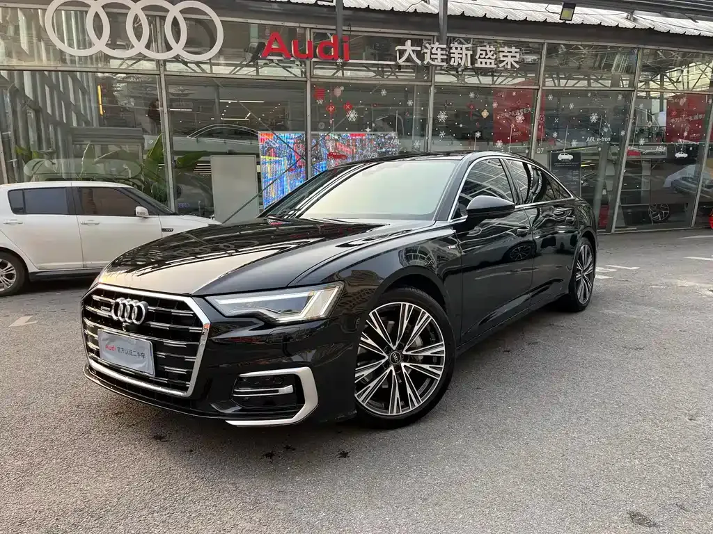 Audi A6L — фото 1