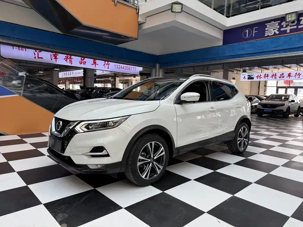 Nissan Qashqai — фото 1