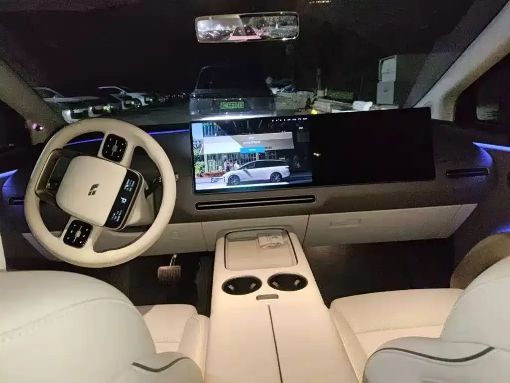 Li Auto i8 — фото 6