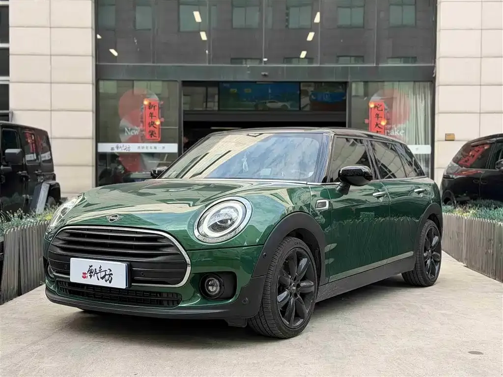 MINI Clubman — фото 1