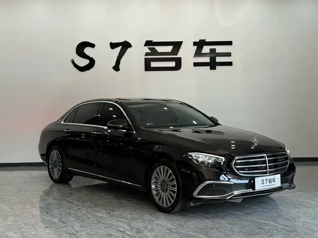 Mercedes-Benz E-Class — фото 6