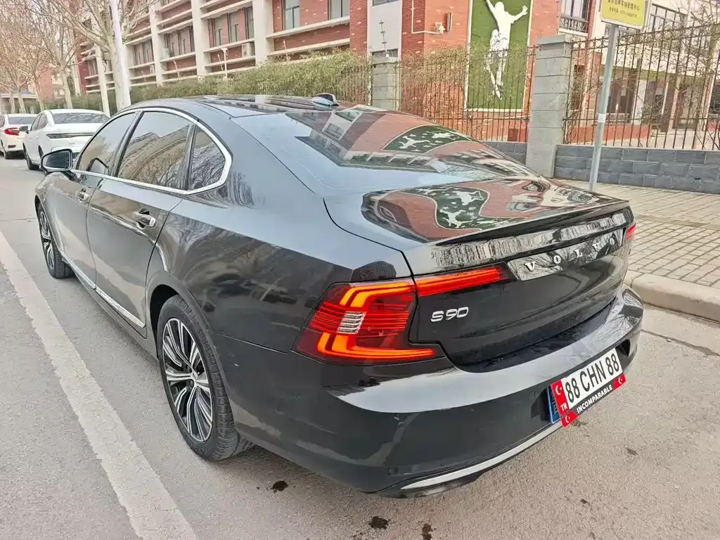 Volvo S90 — фото 3