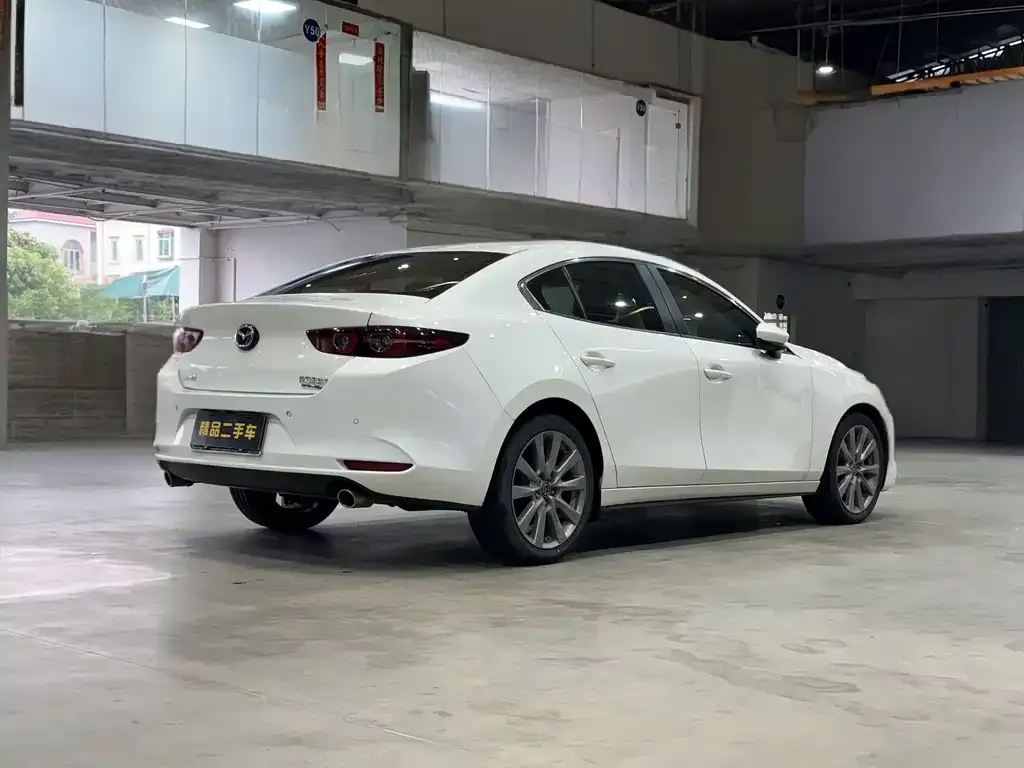Mazda 3 Axela — фото 2