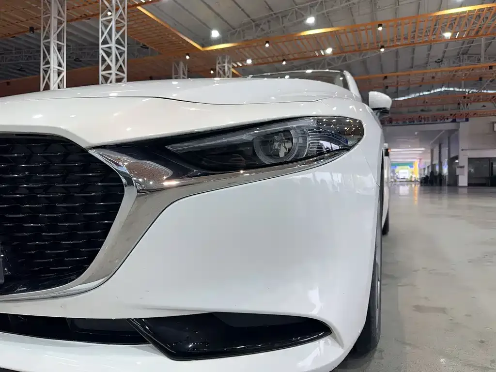Mazda 3 Axela — фото 9