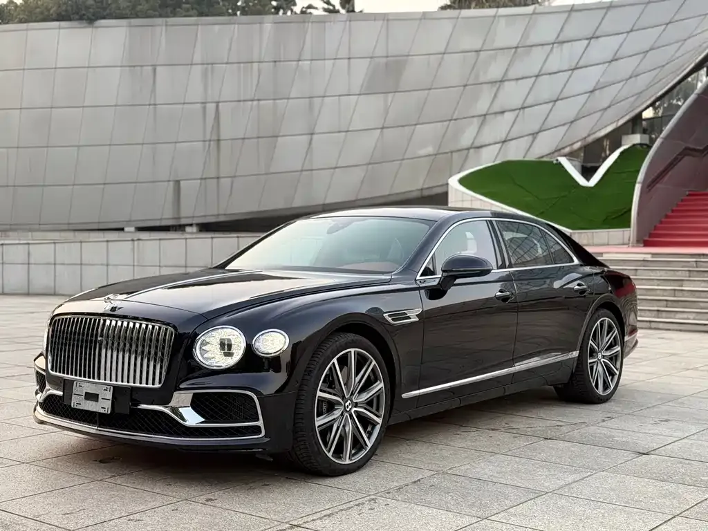 Bentley Flying Spur — фото 1