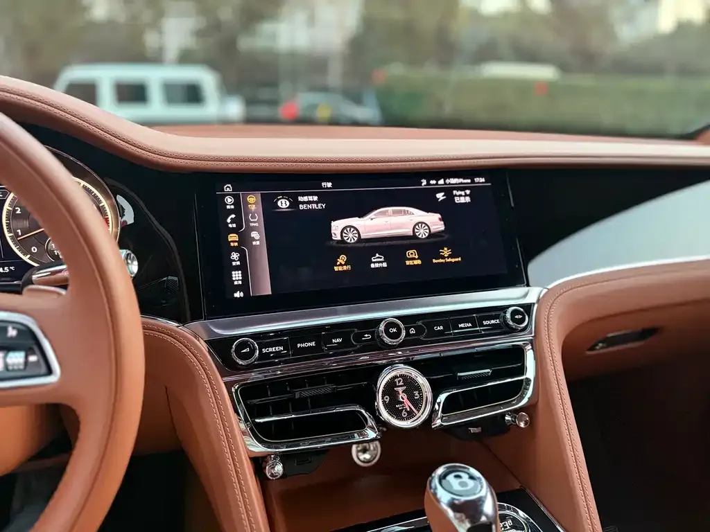 Bentley Flying Spur — фото 4