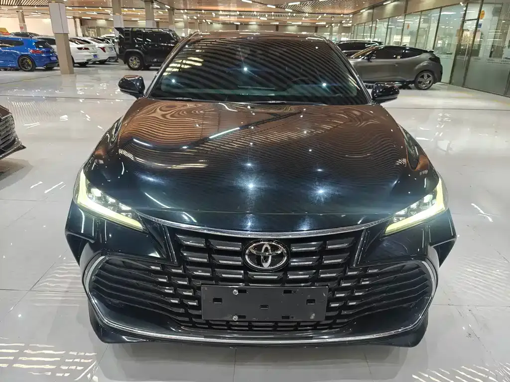 Toyota Avalon — фото 2