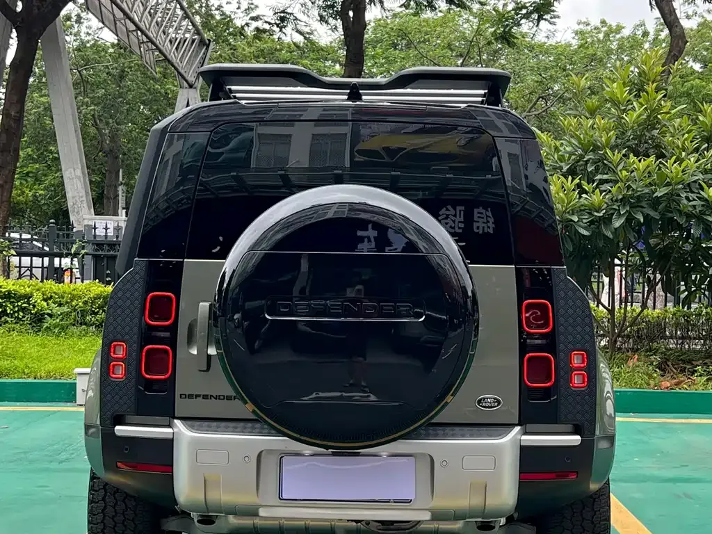 Land Rover Defender — фото 7