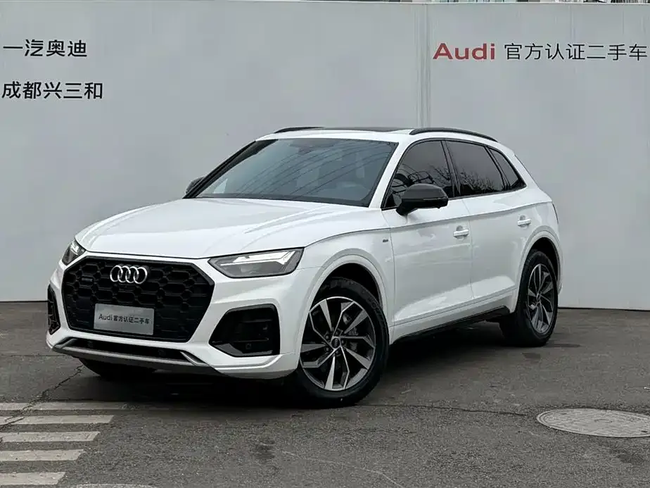 Audi Q5L — фото 1