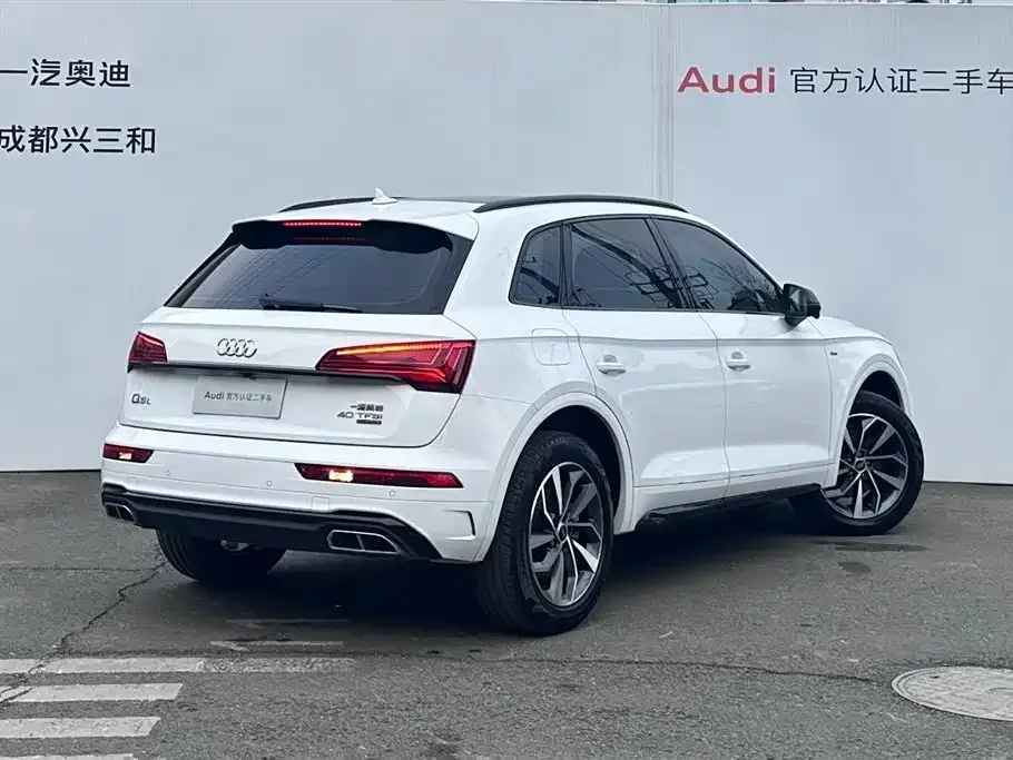 Audi Q5L — фото 4
