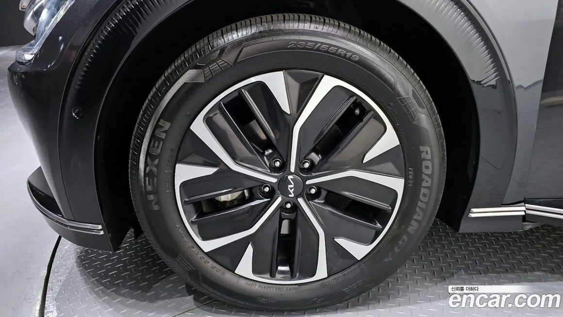 Kia EV6 — фото 7