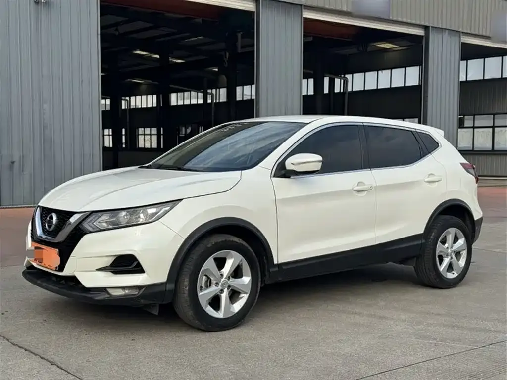Nissan Qashqai — фото 1