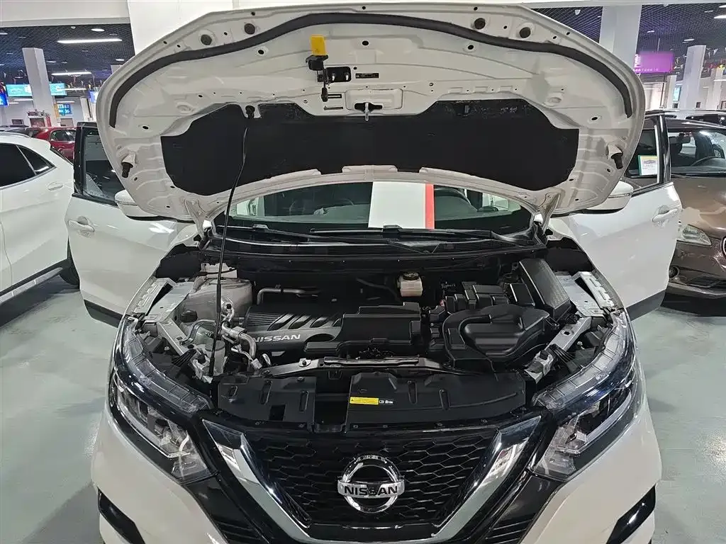 Nissan Qashqai — фото 10