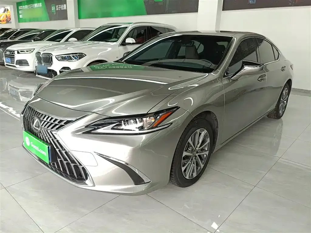 Lexus ES — фото 1