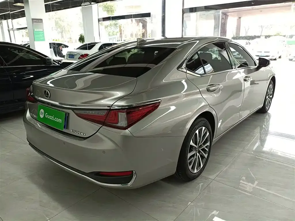 Lexus ES — фото 4