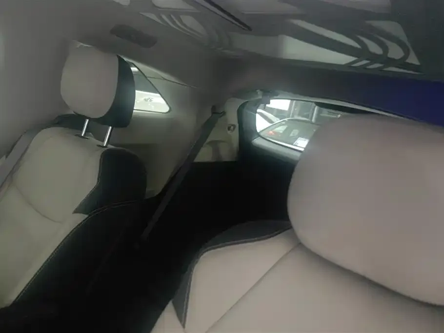 Toyota Granvia — фото 8