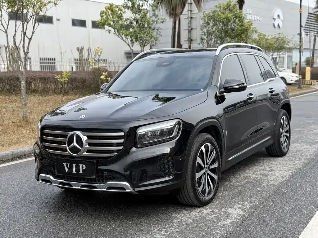 Mercedes-Benz GLB — фото 1