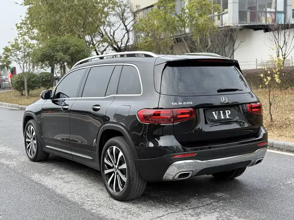 Mercedes-Benz GLB — фото 10