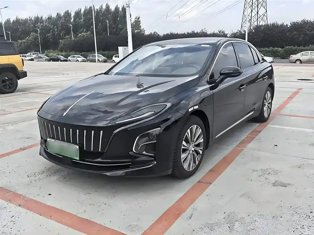 Hongqi E-QM5 — фото 1