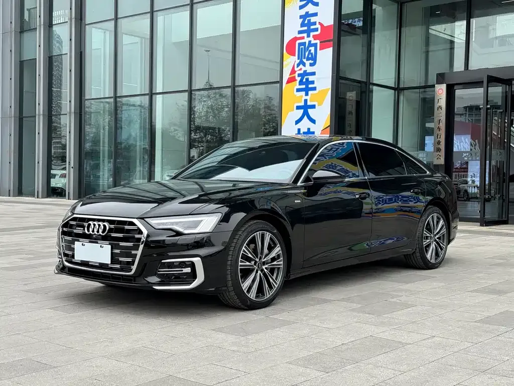 Audi A6L — фото 1