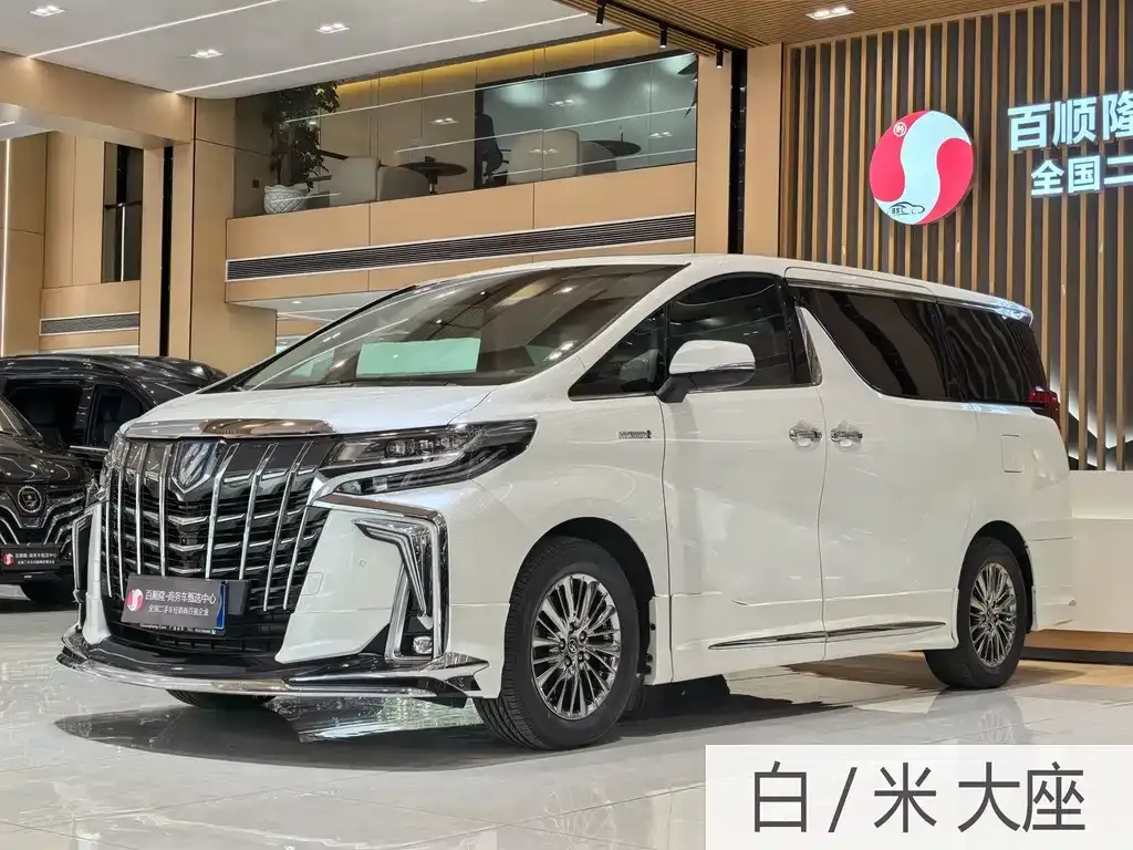 Toyota Alphard — фото 10