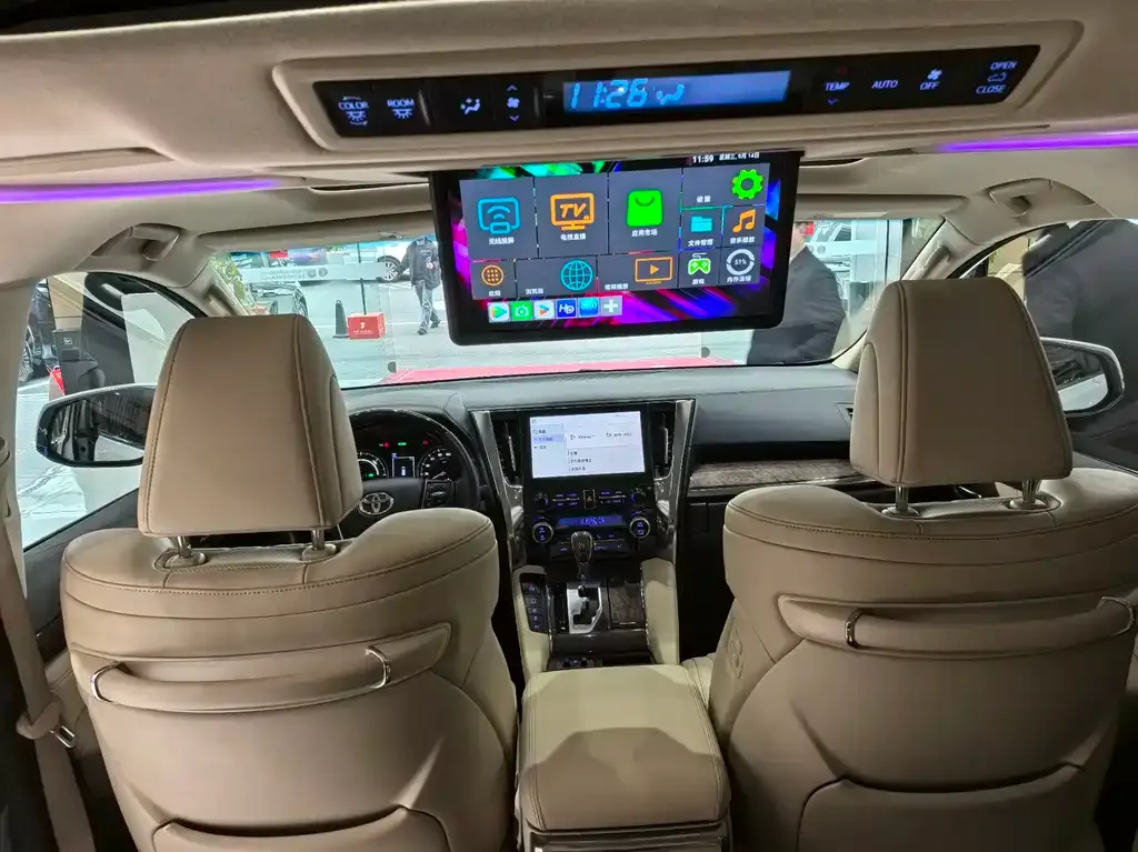 Toyota Alphard — фото 4