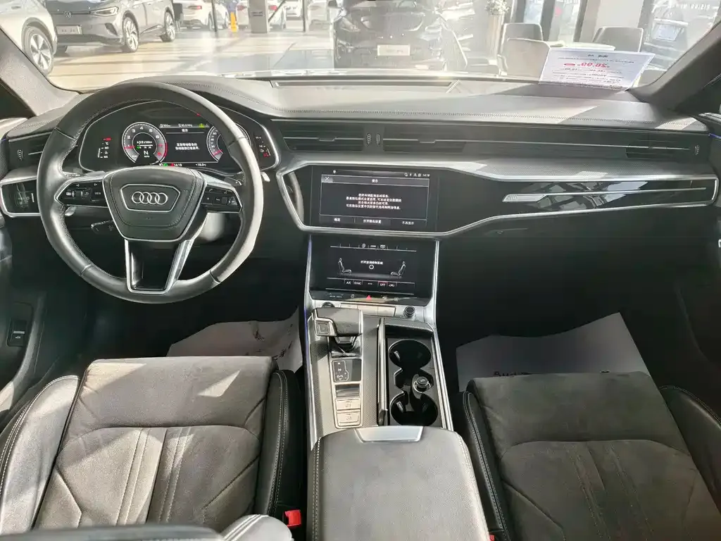 Audi A6L — фото 10