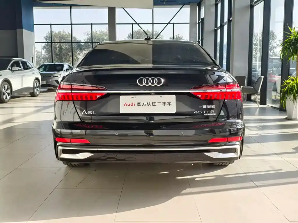 Audi A6L — фото 9