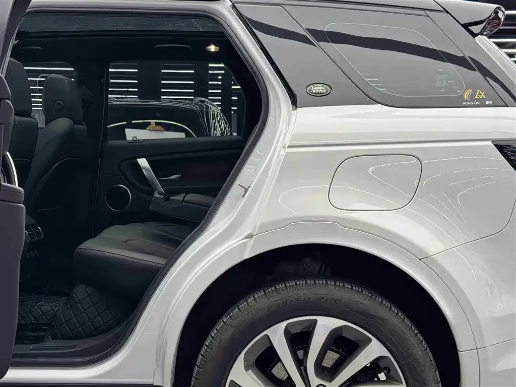 Land Rover Discovery Sport Hybrid — фото 10