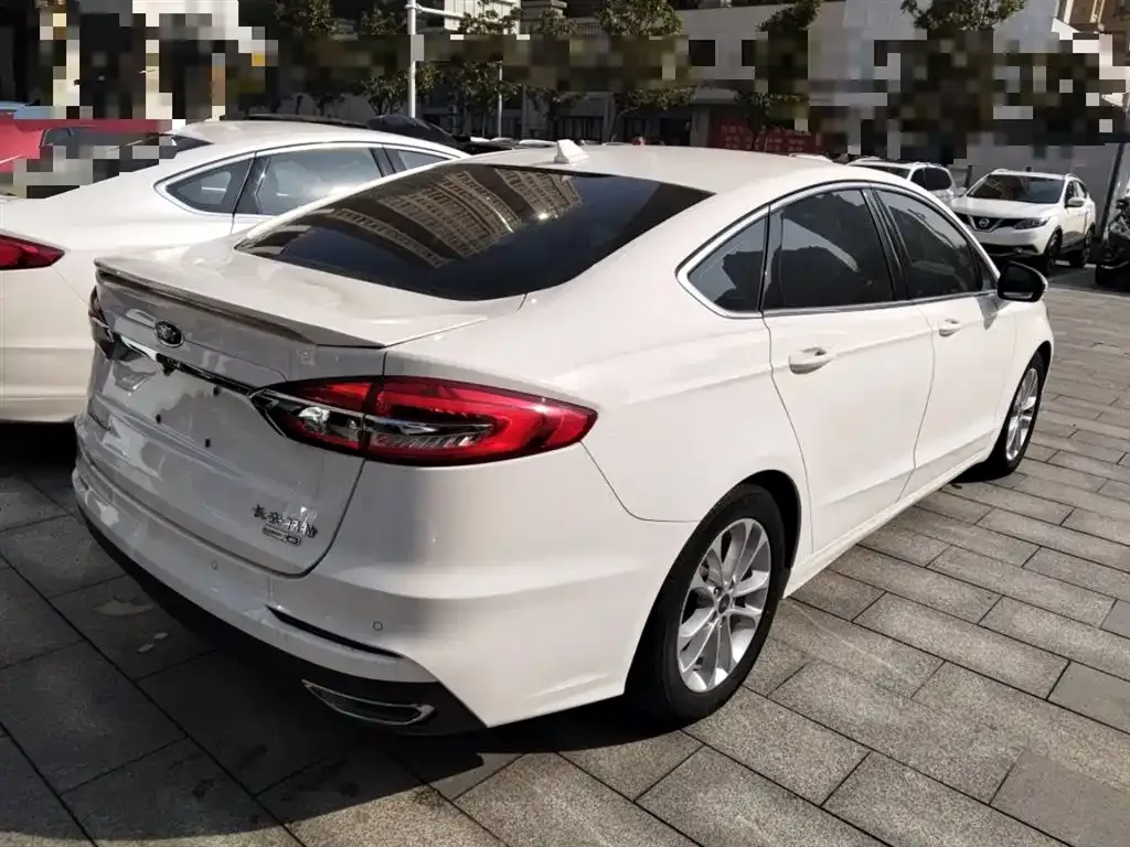 Ford Mondeo — фото 10