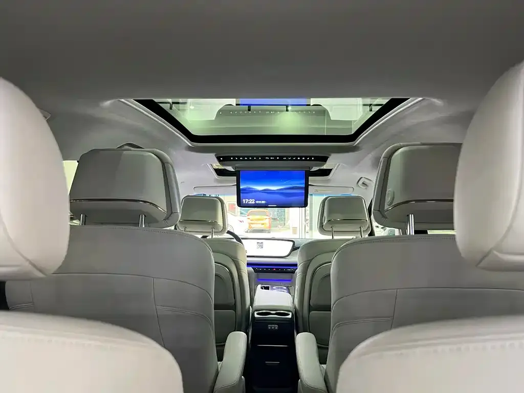 Buick GL8 Hybrid — фото 3