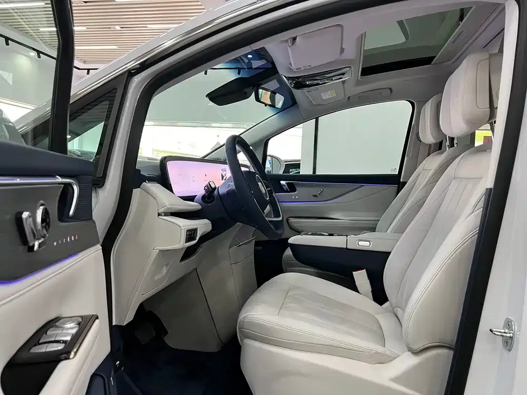 Buick GL8 Hybrid — фото 8