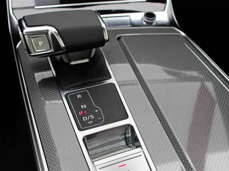 Audi A6L — фото 7