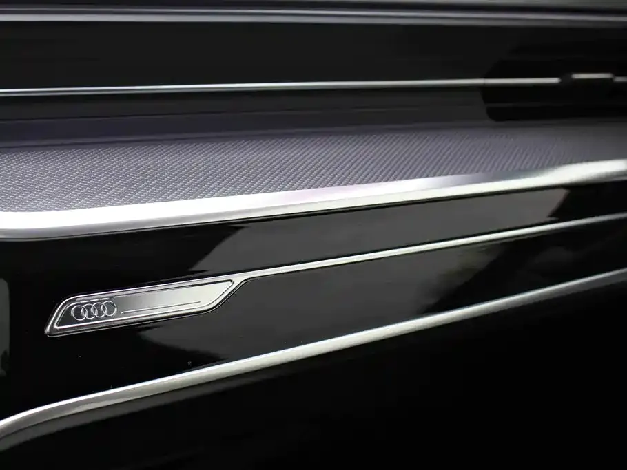 Audi A6L — фото 9