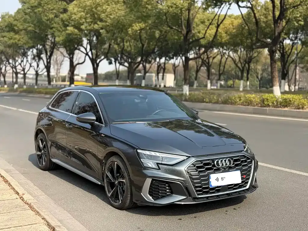 Audi A3 — фото 1