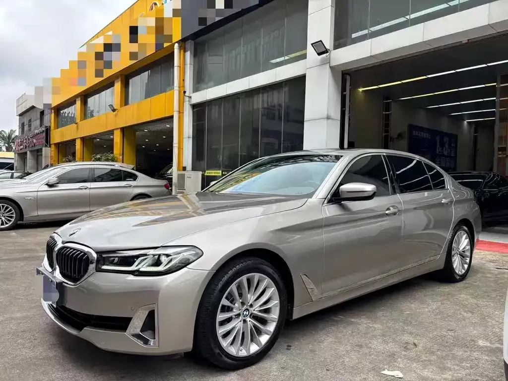 BMW 5 Series — фото 1