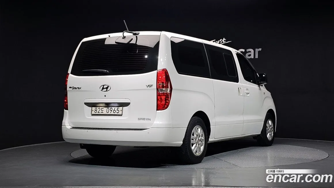 Hyundai Starex — фото 3