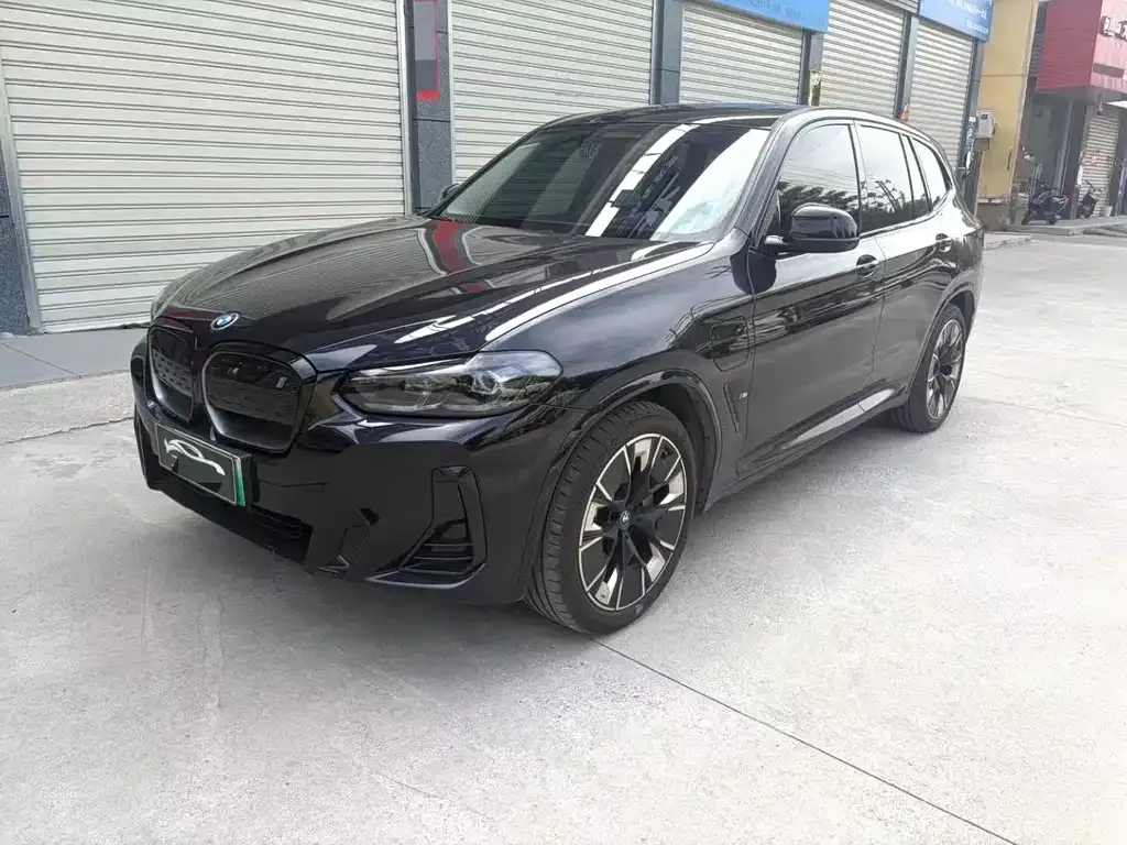 BMW iX3 — фото 1