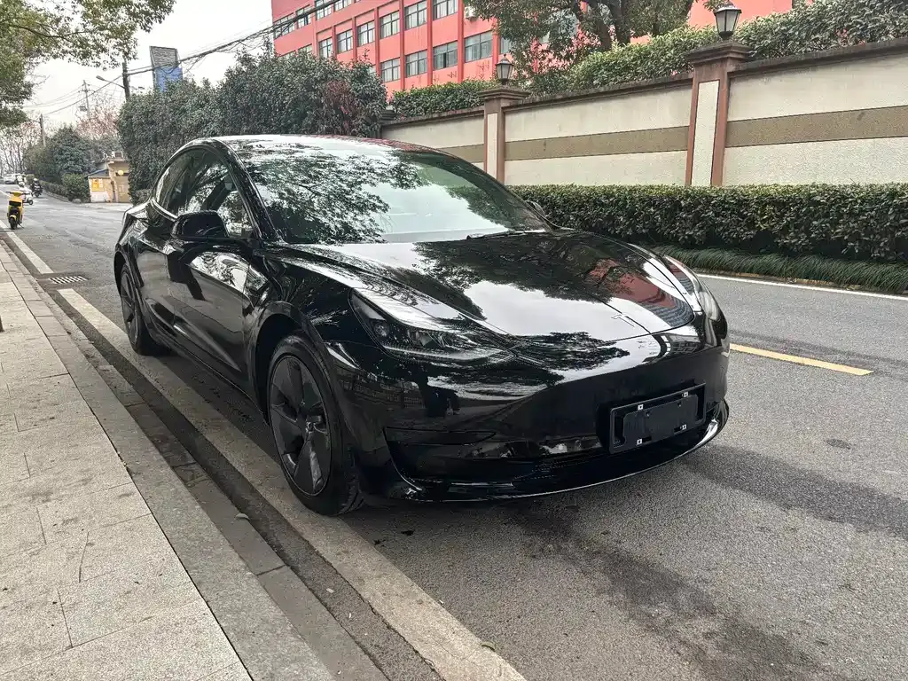 Tesla Model 3 — фото 5