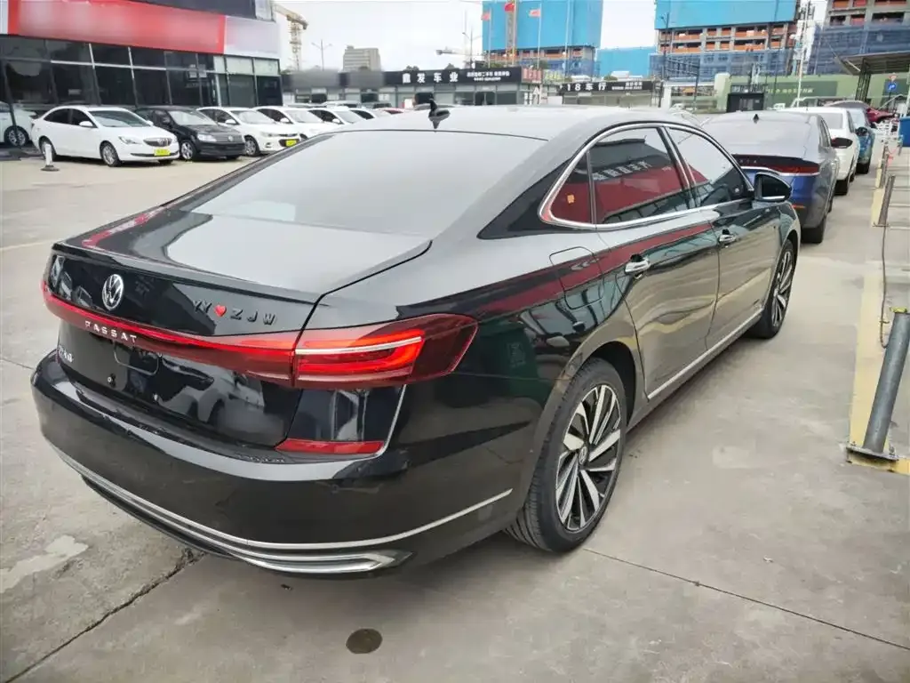 Volkswagen Passat — фото 8