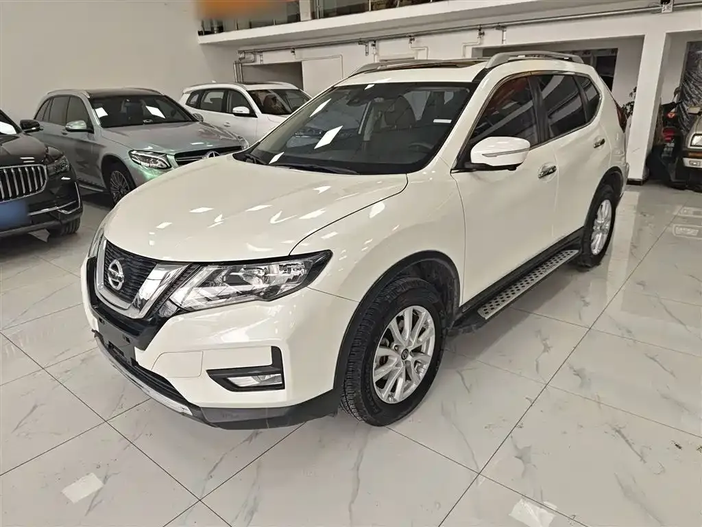 Nissan X-Trail — фото 1