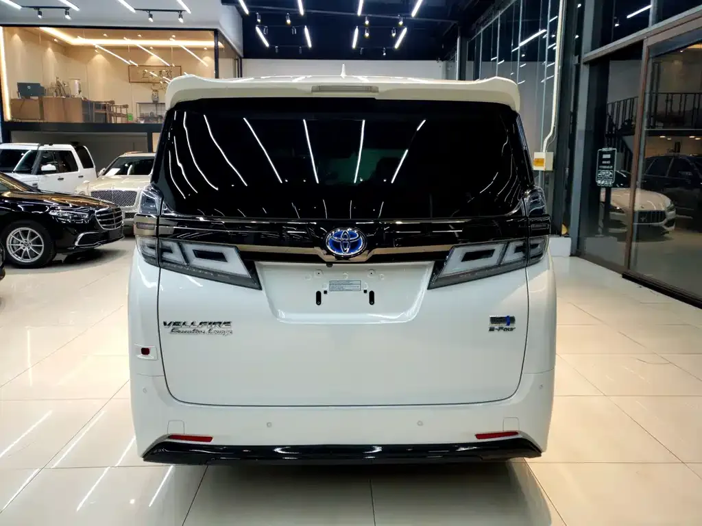 Toyota Vellfire — фото 9
