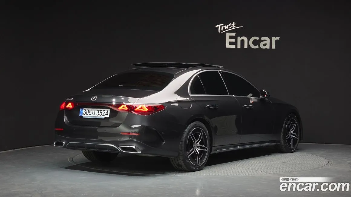 Mercedes-Benz E-Class — фото 4