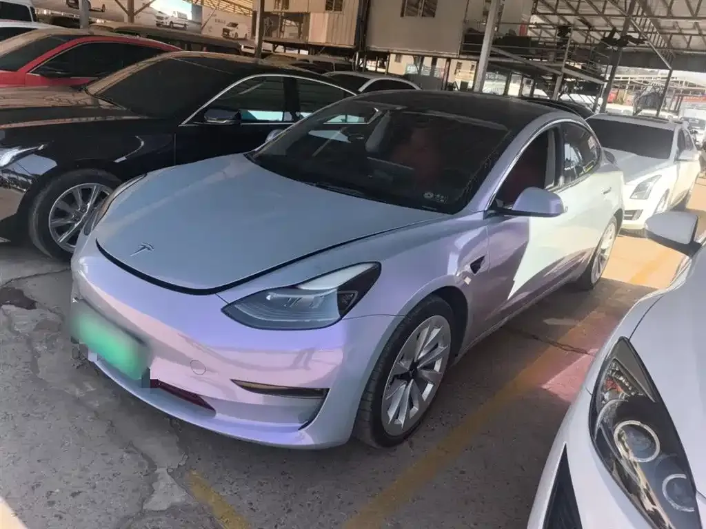 Tesla Model 3 — фото 1