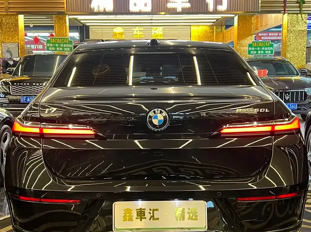 BMW i7 — фото 9