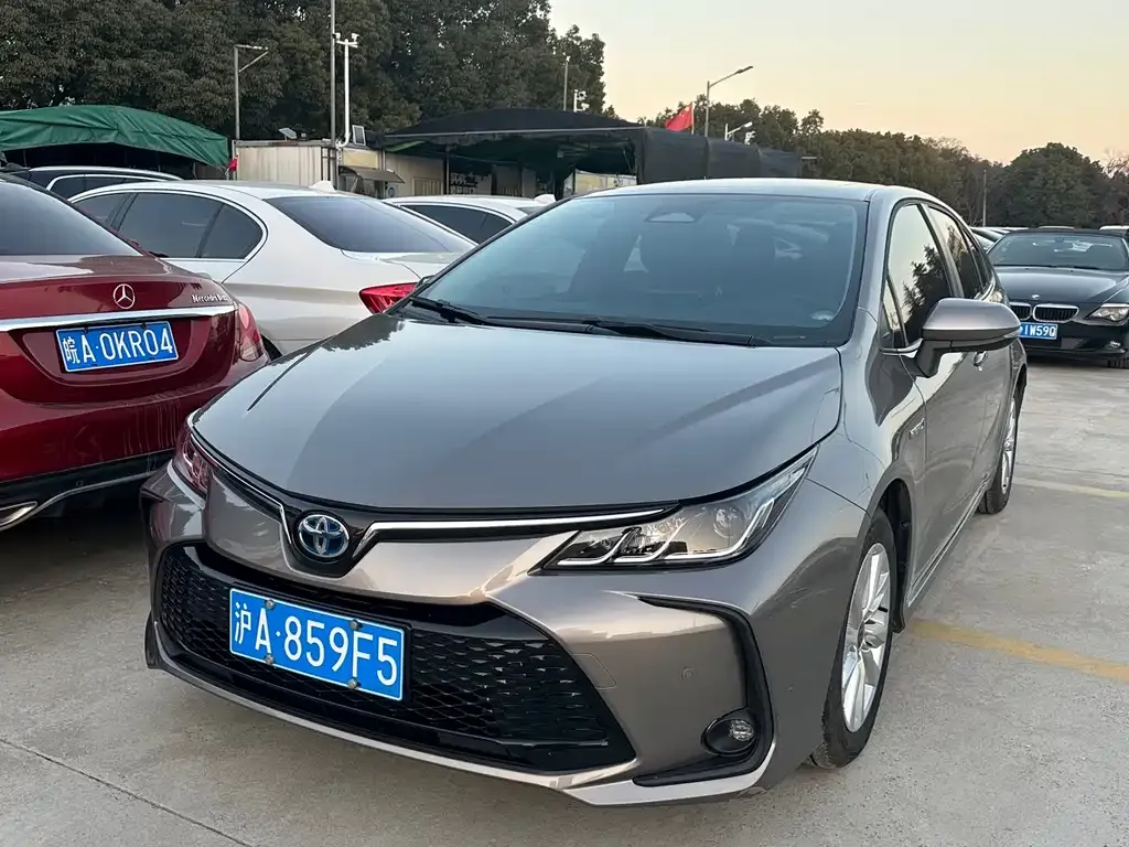 Toyota Corolla — фото 1