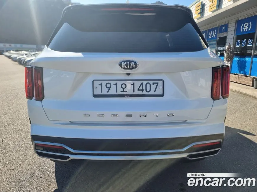 Kia Sorento — фото 7