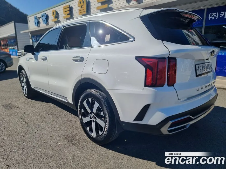 Kia Sorento — фото 9