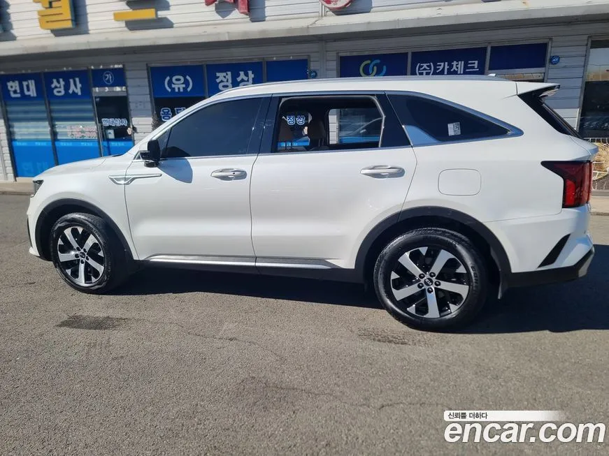Kia Sorento — фото 6