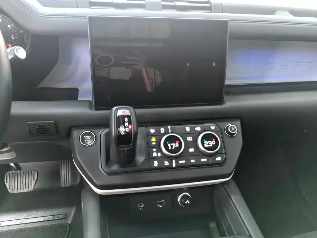 Land Rover Defender — фото 2